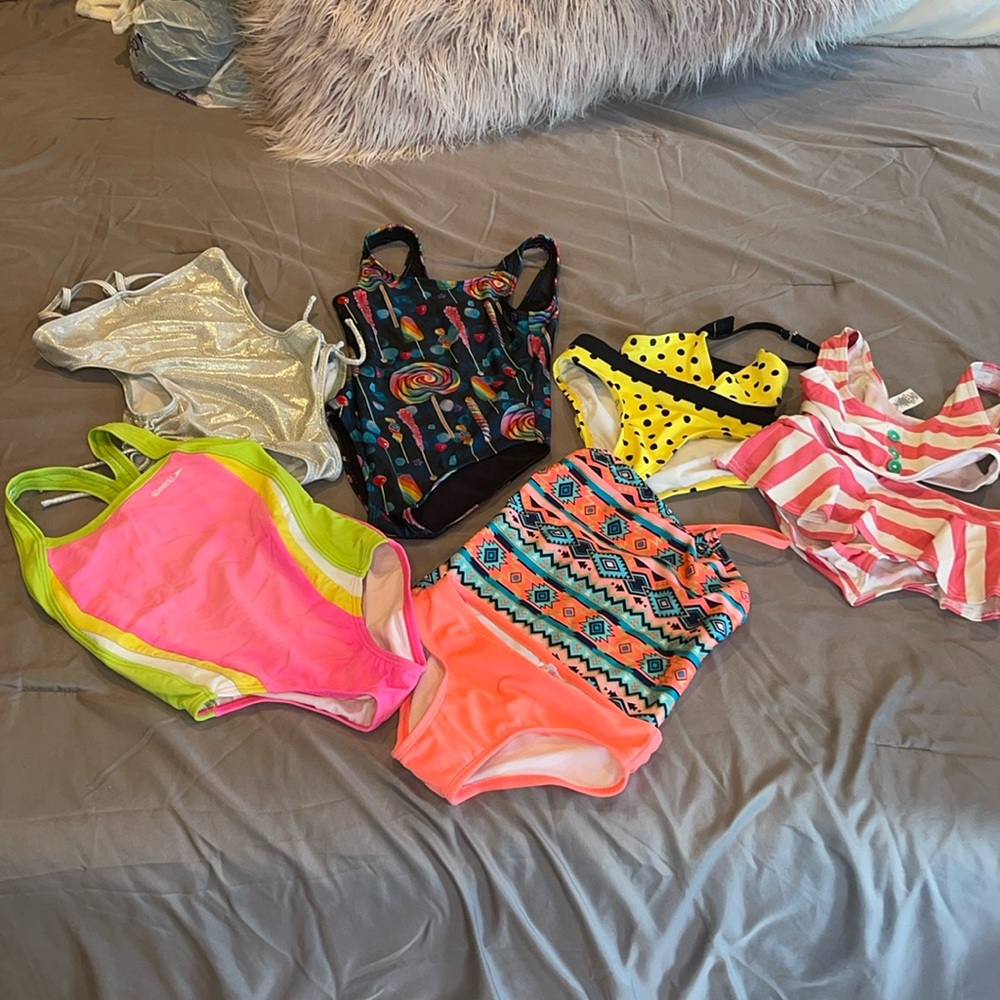 6 bundle swimsuits 3 (2pcs) 3 one piece sizes 6/6x/7/8 please ask more info